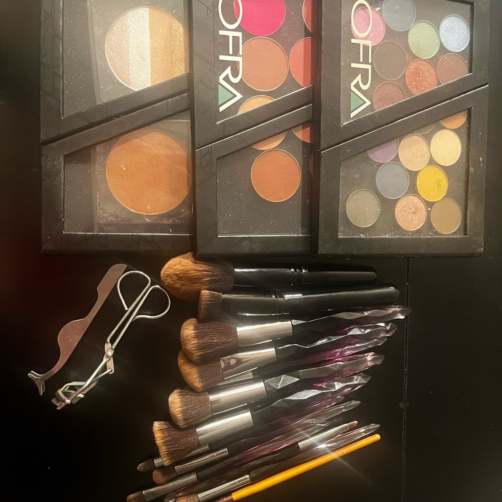 OFRA Eyeshadow Palette Collection with Brushes